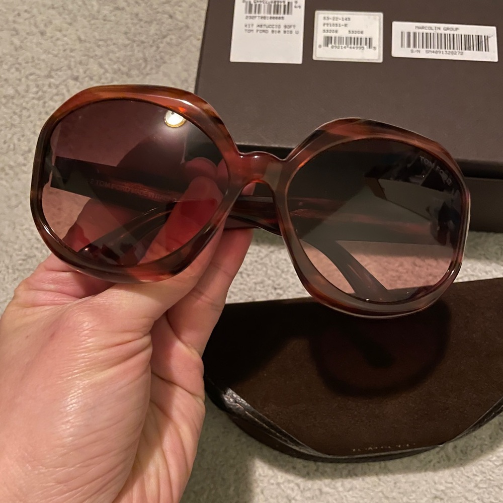 NWT Tom Ford Brown Sunglasses New with all inclusions.
